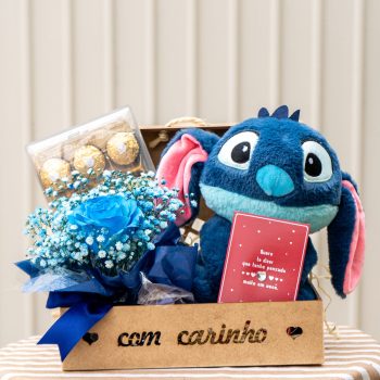 Cesta Stitch com Rosa Azul, Chocolates e Cartão